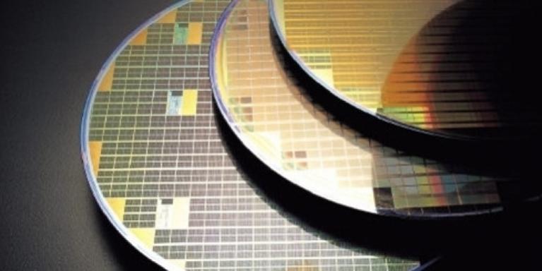 20663-samsung-wafers.jpg