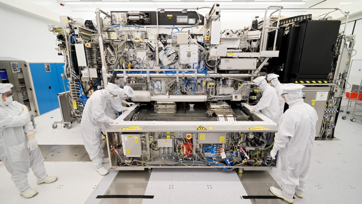 ASML Cleanroom EUV Wafer Stage Training