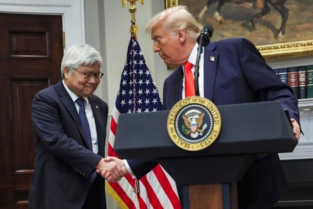 CC Wei Donold Trump Handshake