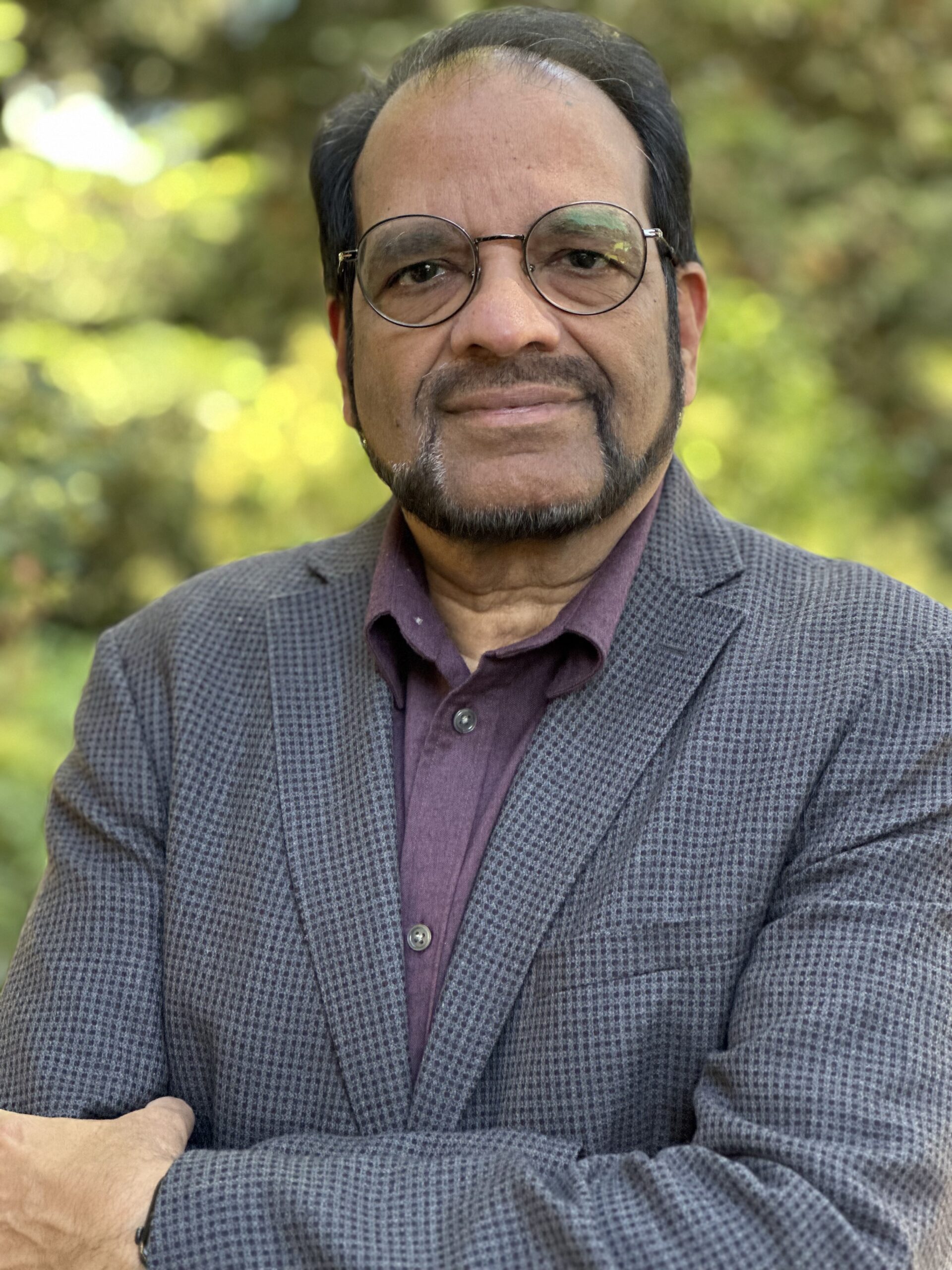 Badru Agarwala headshot